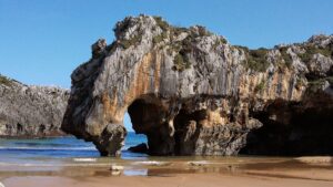 hidden beaches Algarve Portugal